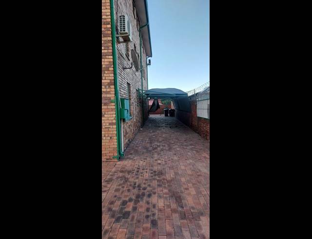 3 BEDROOM PROPERTY TO RENT IN LAUDIUM